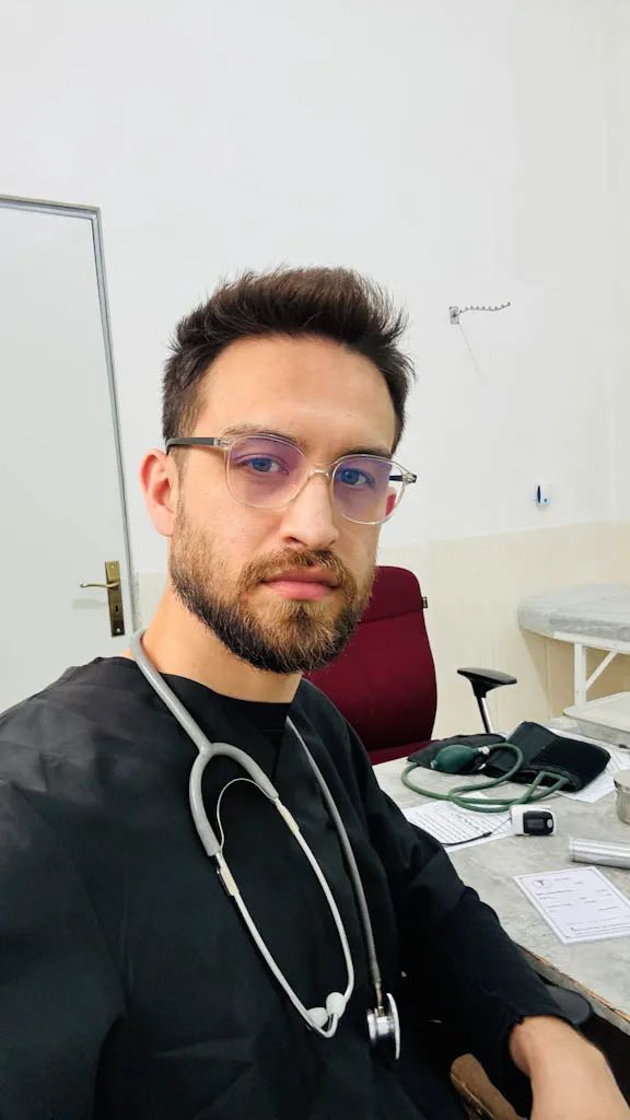 متین طالبی دکترای حرفه‌ای پزشکی