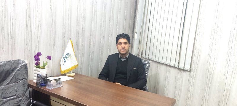 دکتر هادی شاهینی