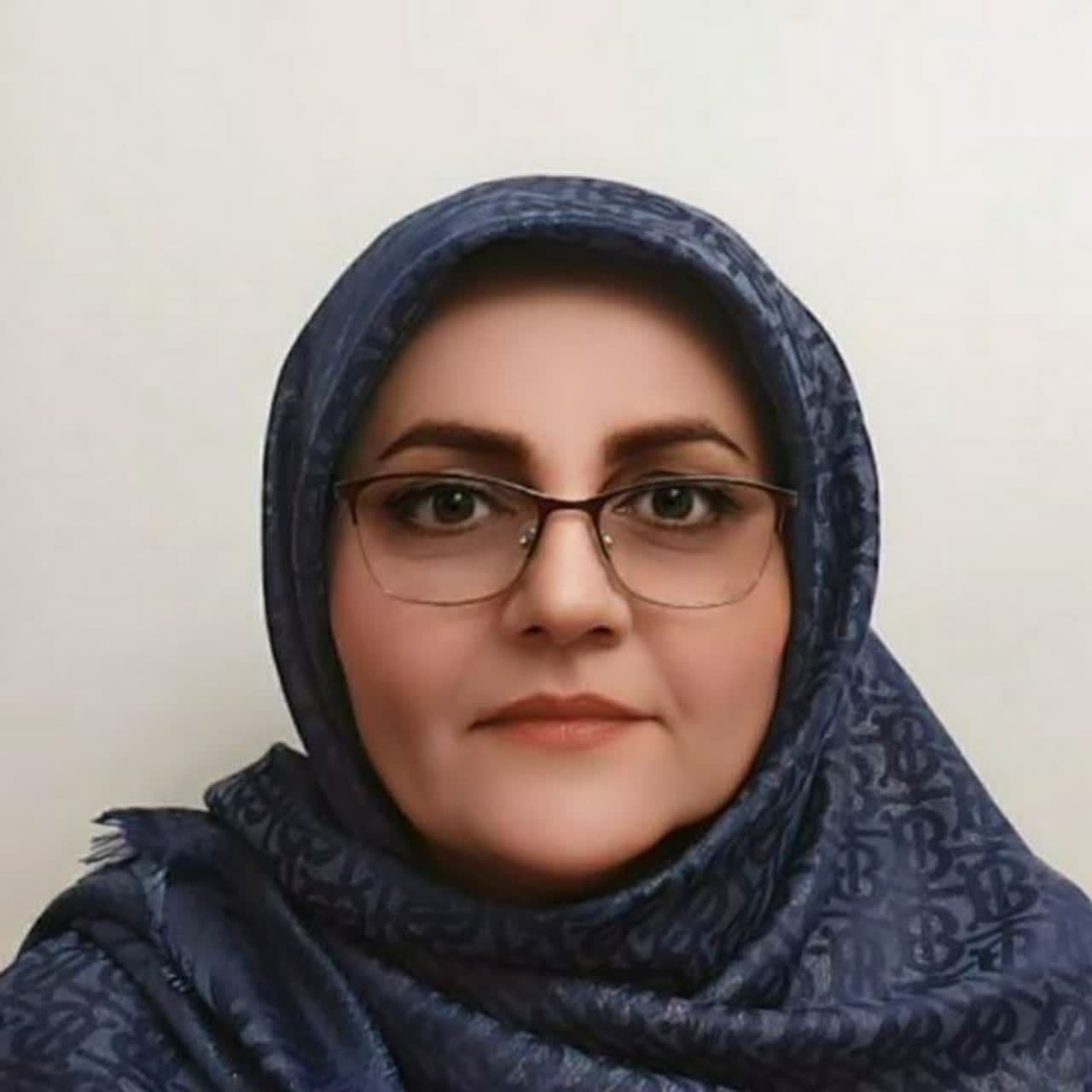 دکتر آزاده احدی