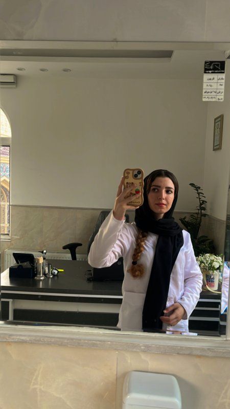 دکتر رؤیا حصاری