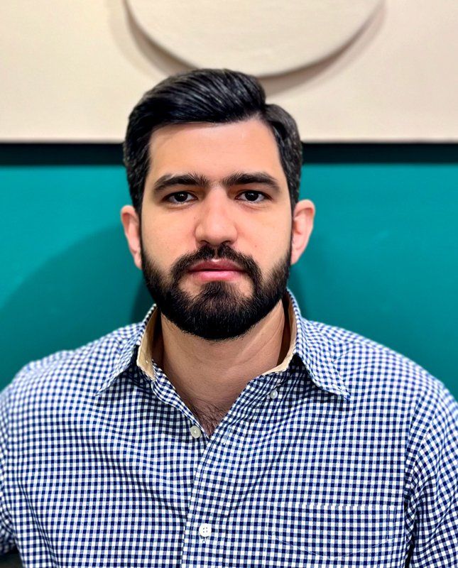دکتر نوید استوار