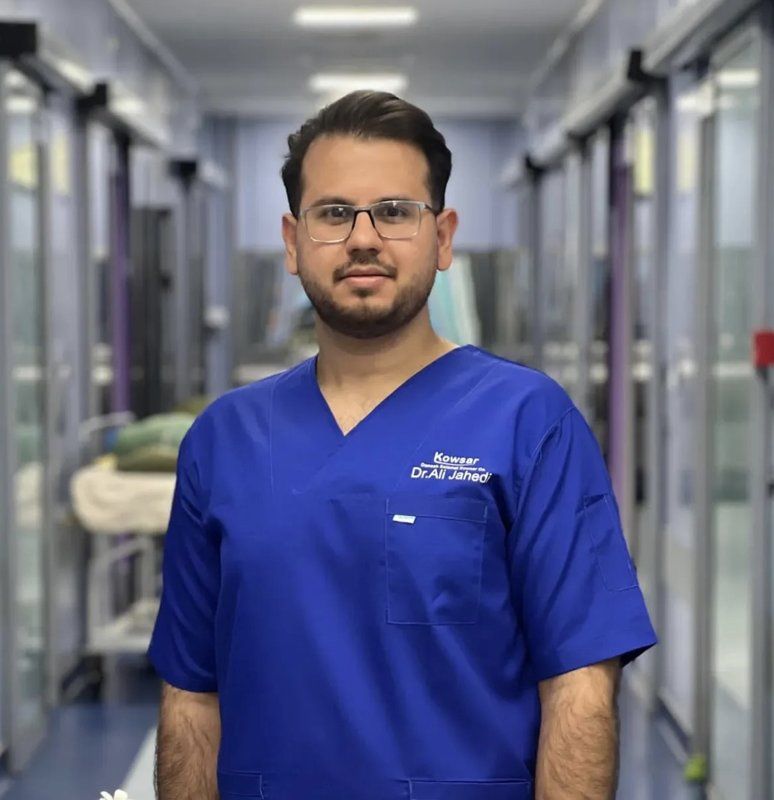 علی جاهدی کمردرد، زانو درد، درد شانه ، آسیب های مچ پا و زانو، آسیب های ورزشی،, دانشجوی تخصص ارتوپدی، جراحی استخوان و مفاصل، تروماتولوژی، کمردرد، زانو درد، درد شانه ، آسیب های مچ پا و زانو