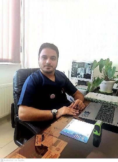 دکتر رضا مؤمنی فر