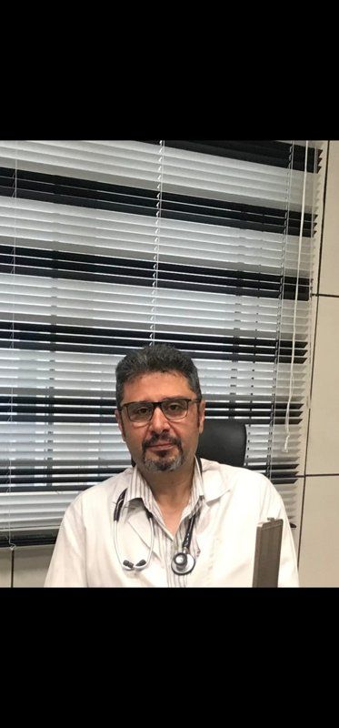 دکتر آریا محققیان