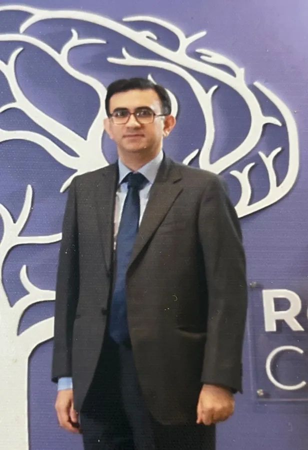 دکتر بهزاد پورمختاری متخصص بیماریهای مغز و اعصاب, دکترای پزشکی