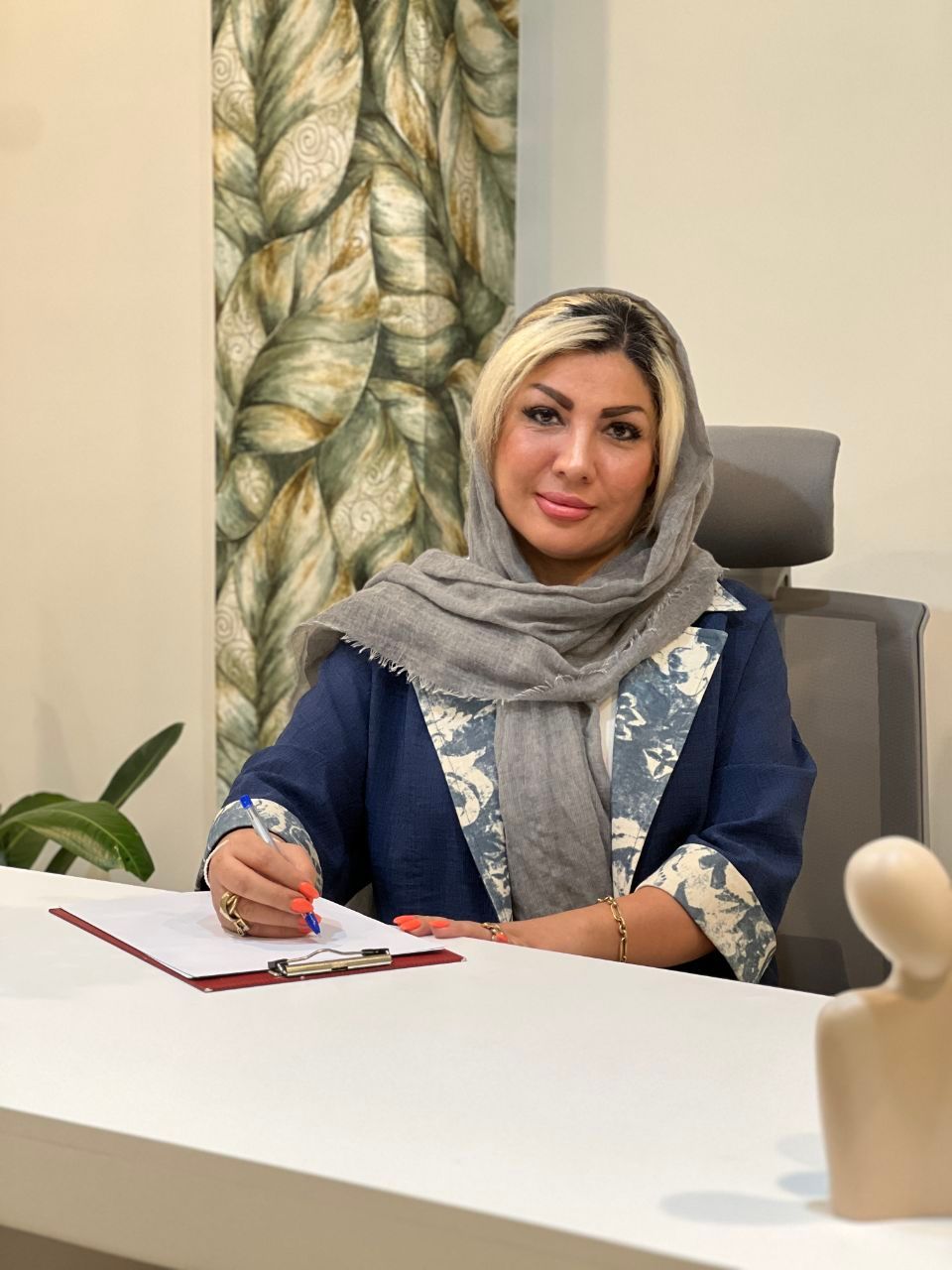 دکتر پروانه پرندین