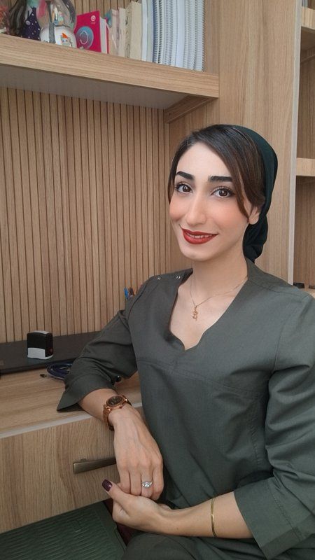 دکتر مینا مؤمن