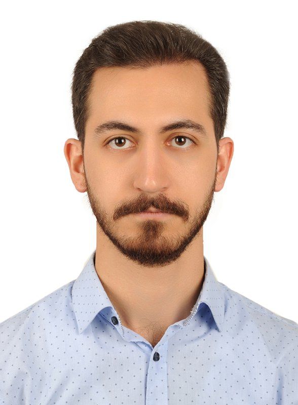 علی نیک آذر دانشجوی تخصص طب فیزیکی و توانبخشی, دکترای پزشکی