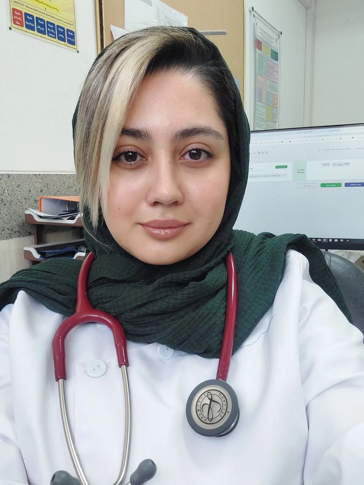 بهنوش پاکزاد دکترای حرفه‌ای پزشکی