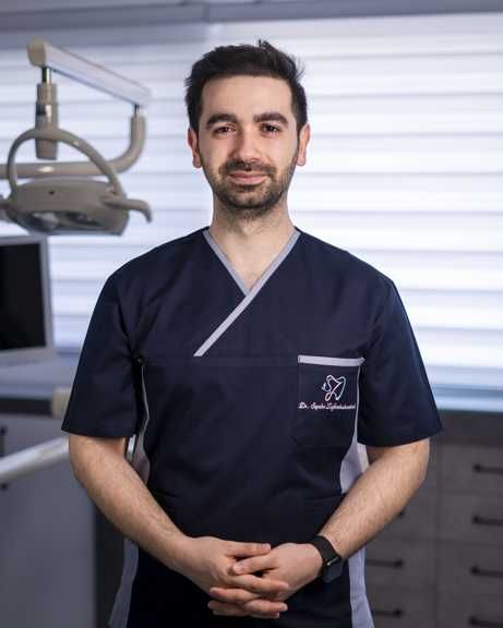 دکتر سپهر ظفر دکترای دندانپزشکی
