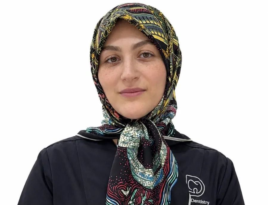 دکتر زینب روستائی دکترای دندانپزشکی