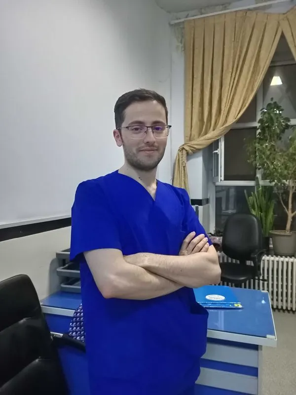 محمد حمیدی جراح کلیه،مثانه و مجاری ادراری تناسلی[سنگ کلیه][سنگ حالب][سنگ مثانه][توده مثانه][واریکوسل][فتق][ناباروری مردان][ناتوانی جنسی][اختلال نعوظ][پروستات][عفونت های ادراری][عفونتهای آمیزشی][زگیل تناسلی]