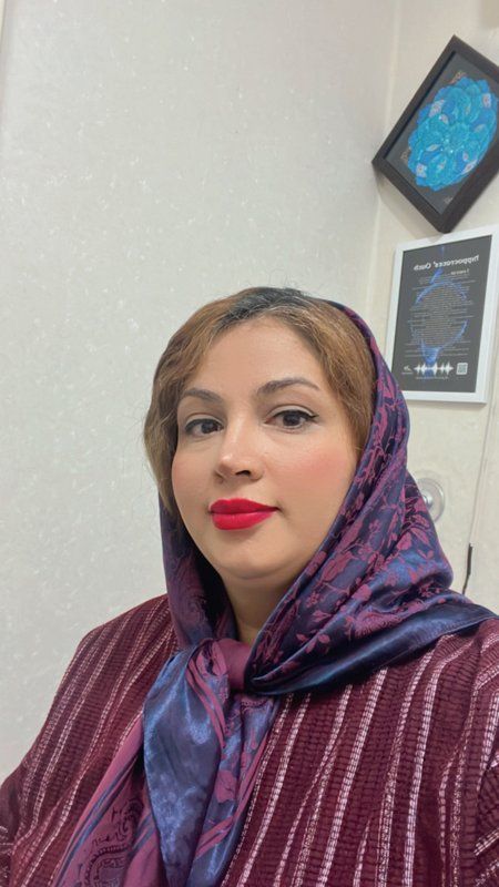 دکتر نفیسه صادق زاده