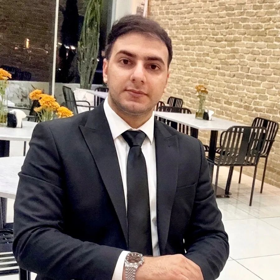 زکریا اصحابی دکترای پزشکی