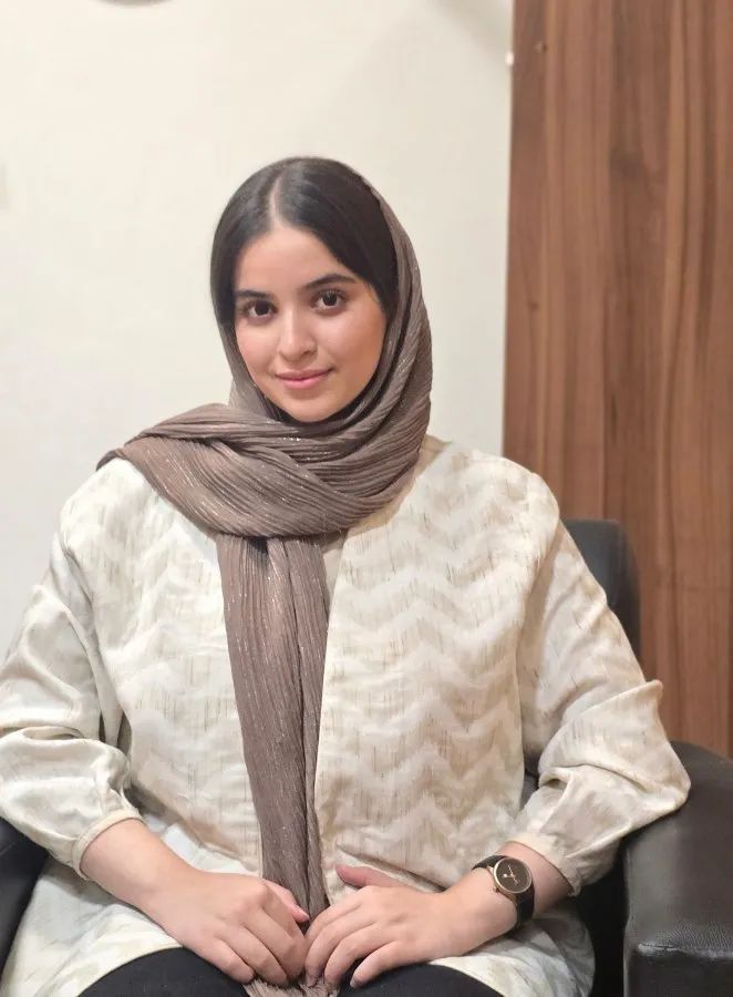 لادن حاج غنی کارشناس گفتاردرمانی