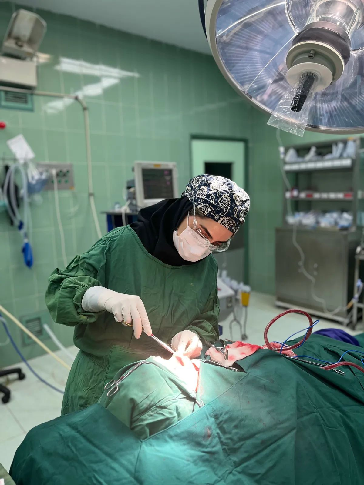 دکتر فائزه رسولی رزیدنت جراحی دهان و فک و صورت| ایمپلنت