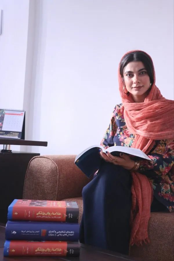 فرزانه عبدالملکی کارشناس ارشد روانشناسی بالینی