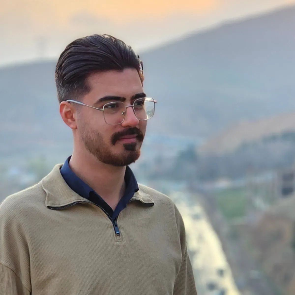 آریا قادرزاده کارشناس کاردرمانی. فلج مغزی. سکته مغزی. ضربه مغزی. قطع نخاع. مشکلات ژنتیکی. بیماری های متابولیکی