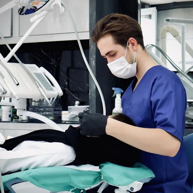 اتابک جهان بین دکترای دندانپزشکی