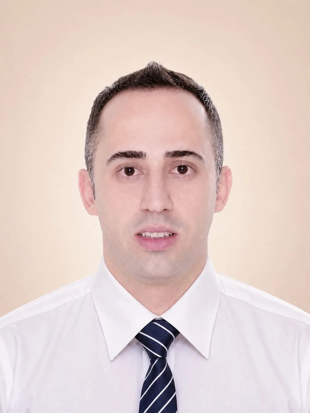 مهدی صفاری لو دکترای دندانپزشکی