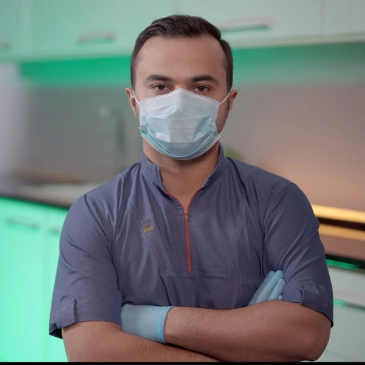 محسن ثابتی دکترای دندانپزشکی