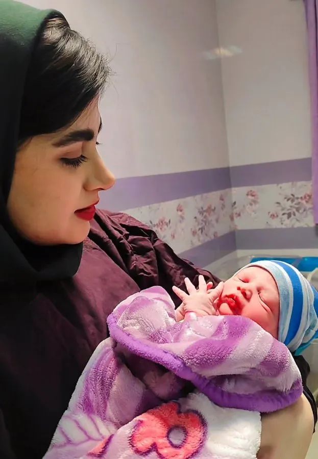 الناز صفائی کارشناس مامایی