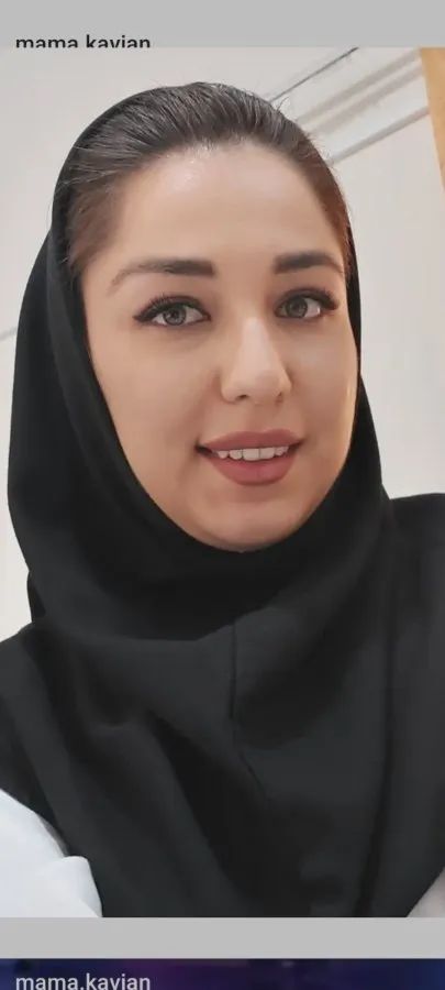 ناهید کاویان صنمی کارشناس مامایی