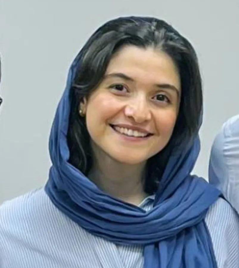طناز ملکوتی متخصص پرتودرمانی, دکترای پزشکی