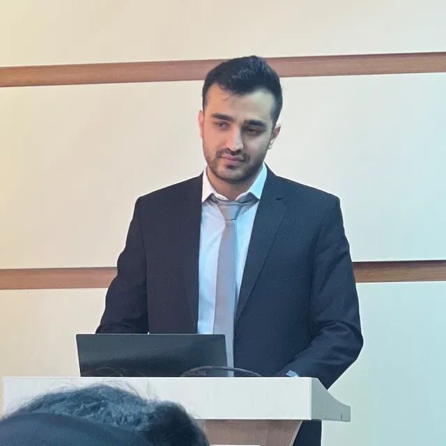 رامین گنج خانلو دکترای دندانپزشکی