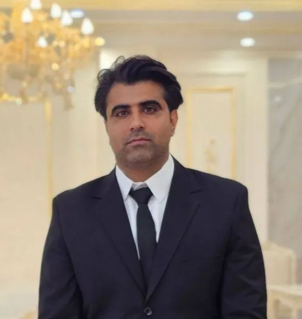 حسین دستیار کارشناس بینایی سنجی