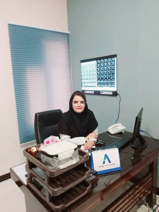 سیمین سلطانی نژاد متخصص پرتودرمانی
