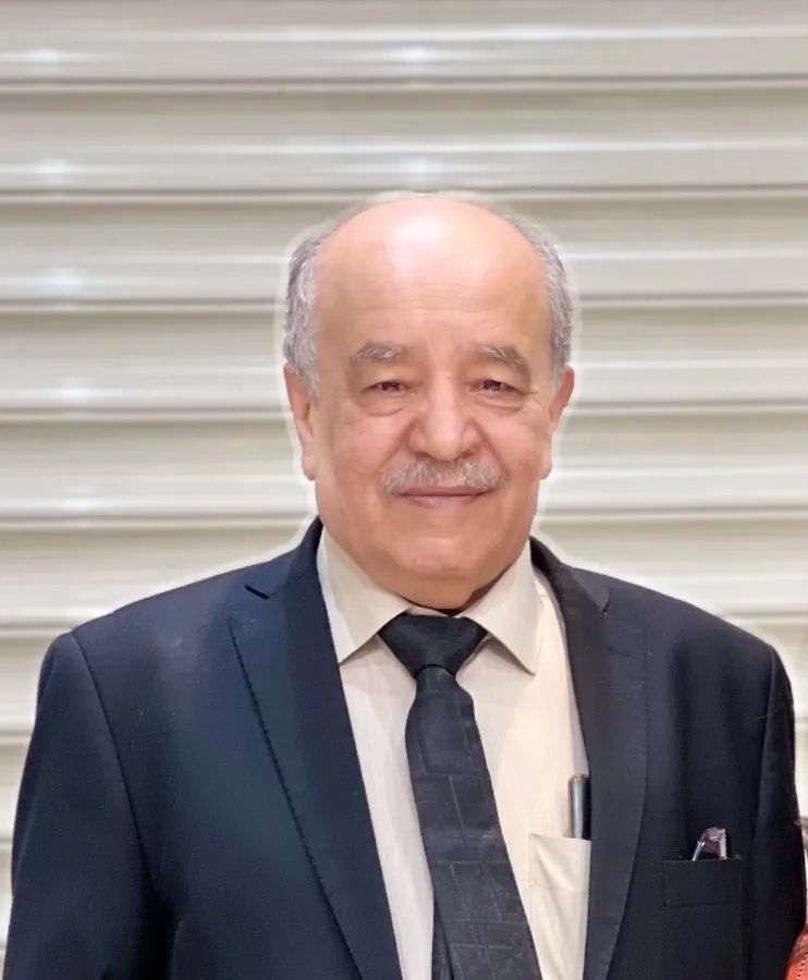 حسین صادقی زاده زرندی متخصص بیماریهای داخلی, دکترای پزشکی