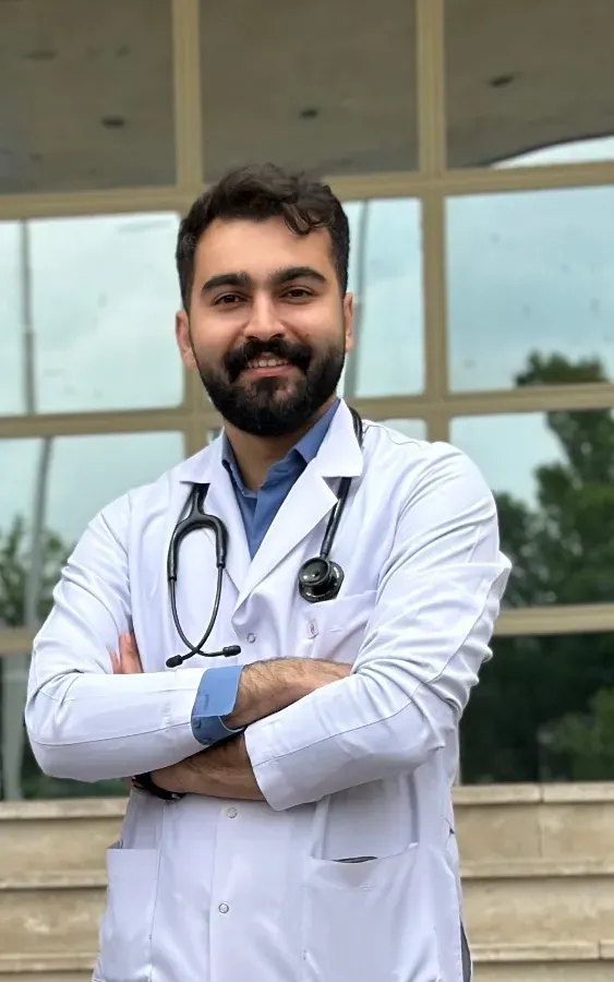 سینا جهان بین دکترای پزشکی