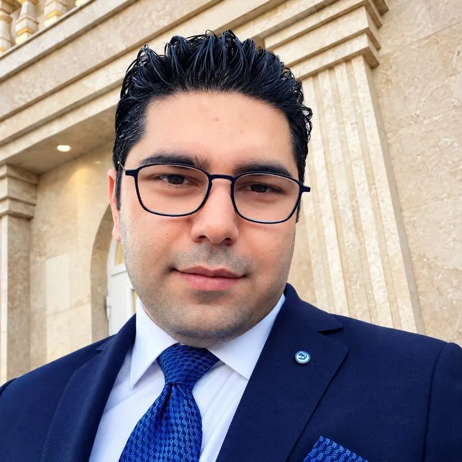 محسن عدالتی دکترای دندانپزشکی