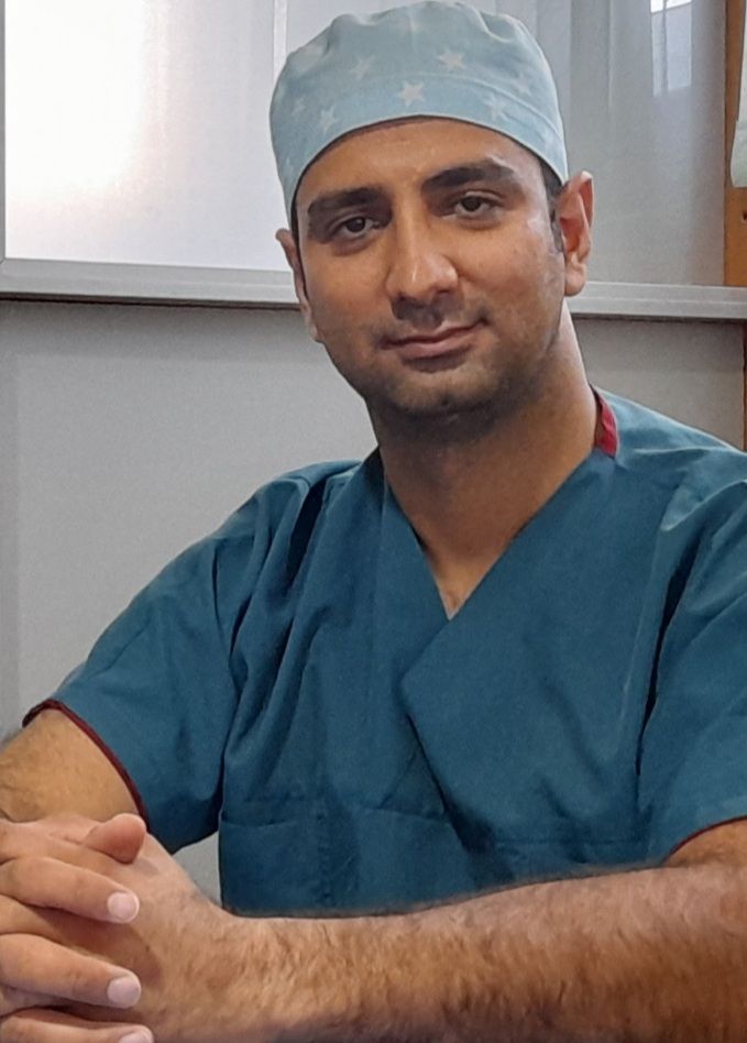 دکتر علیرضا مکارم