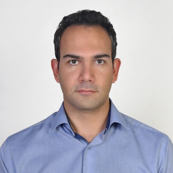 دکتر ایمان توکلی حسینی