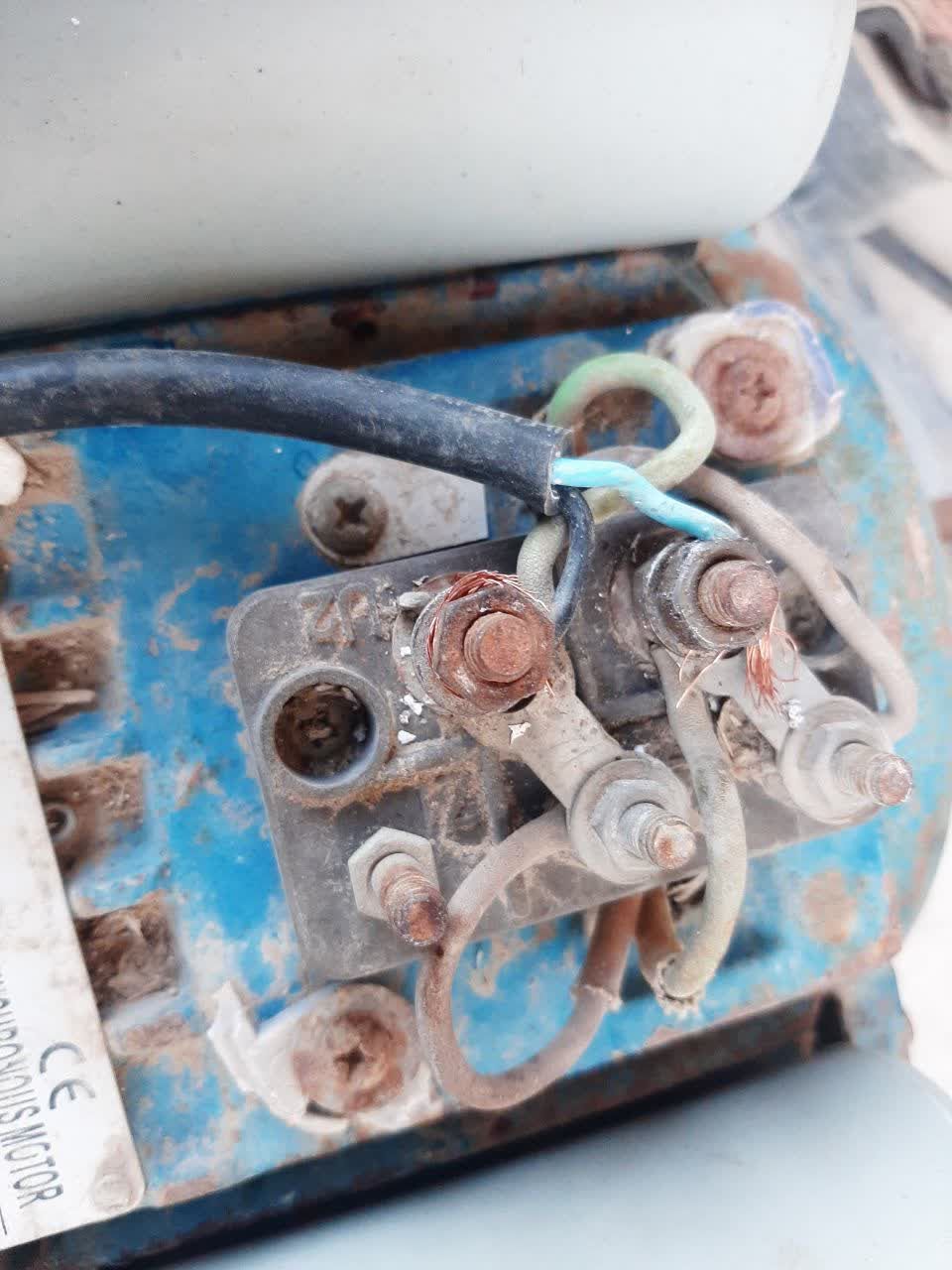 دکتر علی جلیلی متخصص کودکان