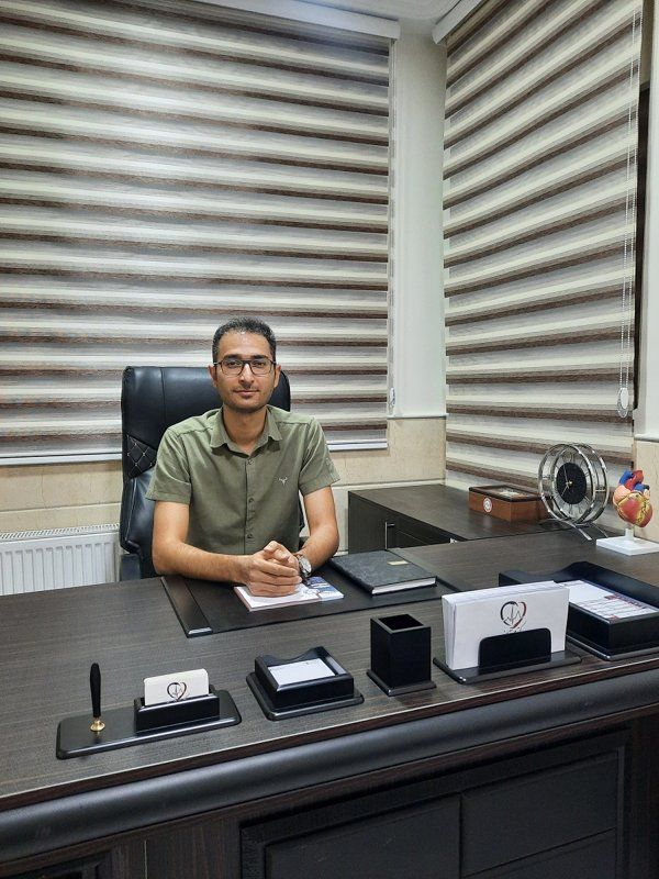 دکتر محمد آمنی متخصص بیماری‌های قلب و عروق
