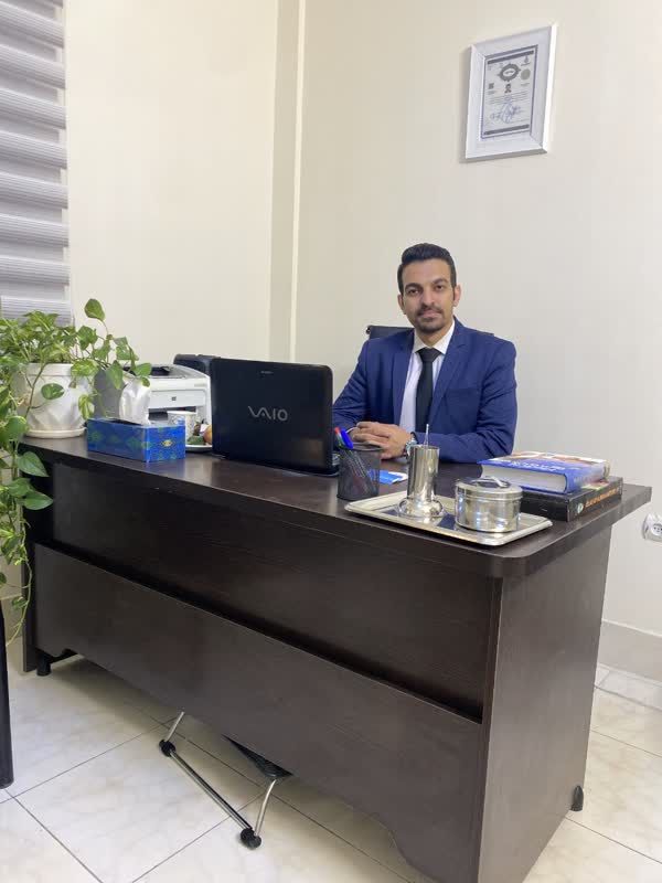 دکتر علیرضا عجم
