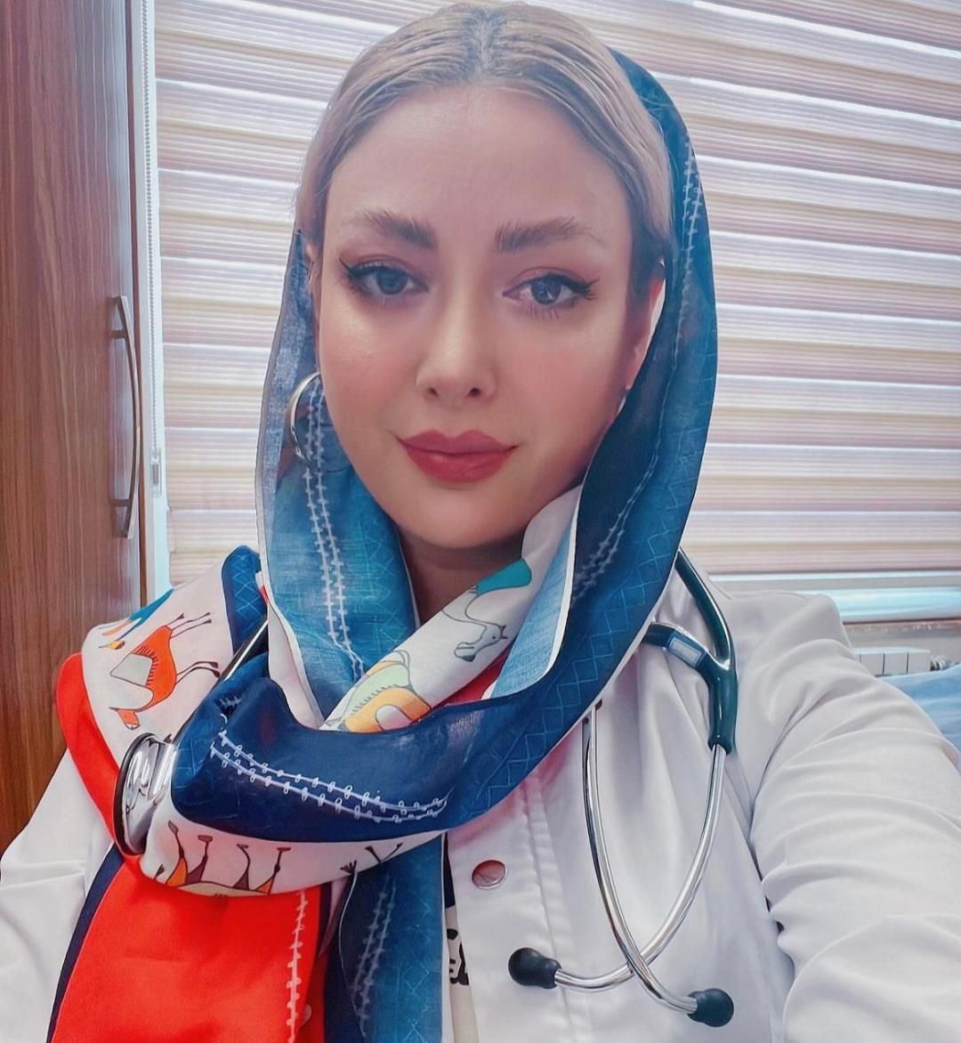 دکتر آیناز صمدی