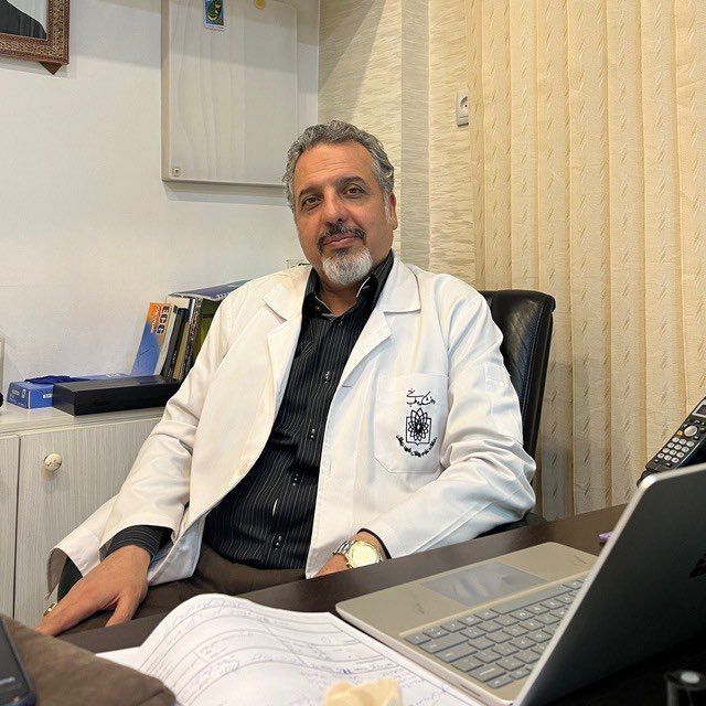 دکتر علیرضا آزادخانی پزشک عمومی