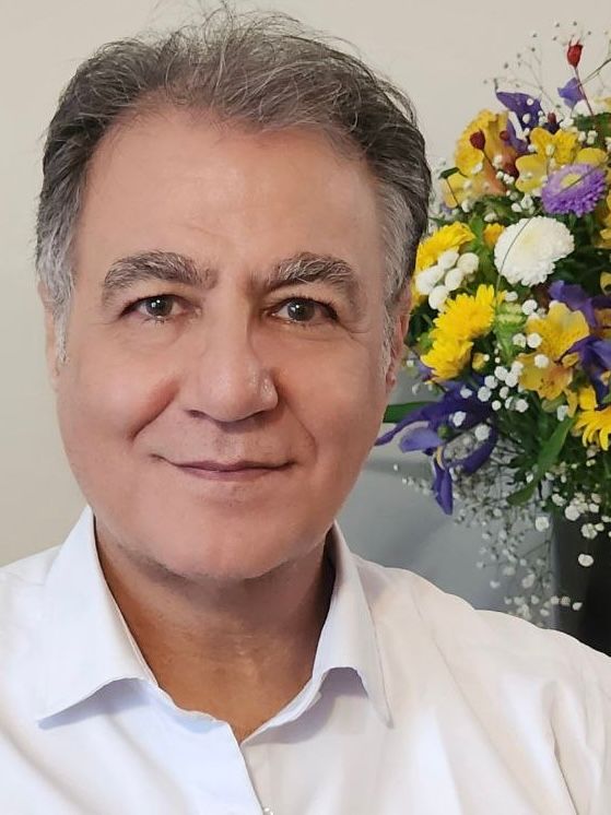 دکتر قدیر صدری فقیهی دکترای دندانپزشکی