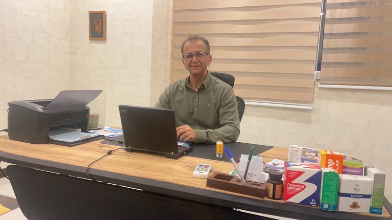 دکتر فرزاد بابائی