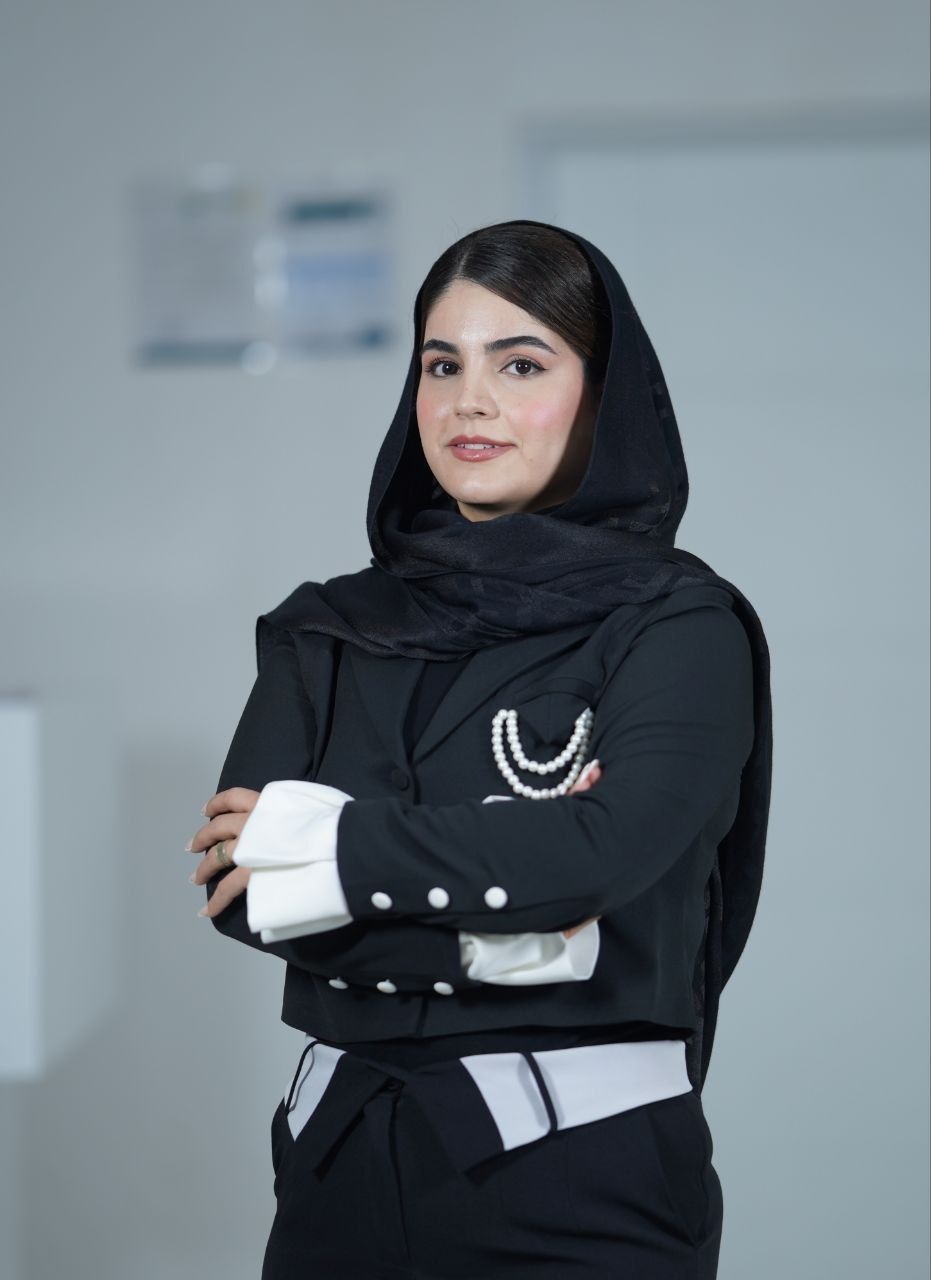 دکتر پریا تاک