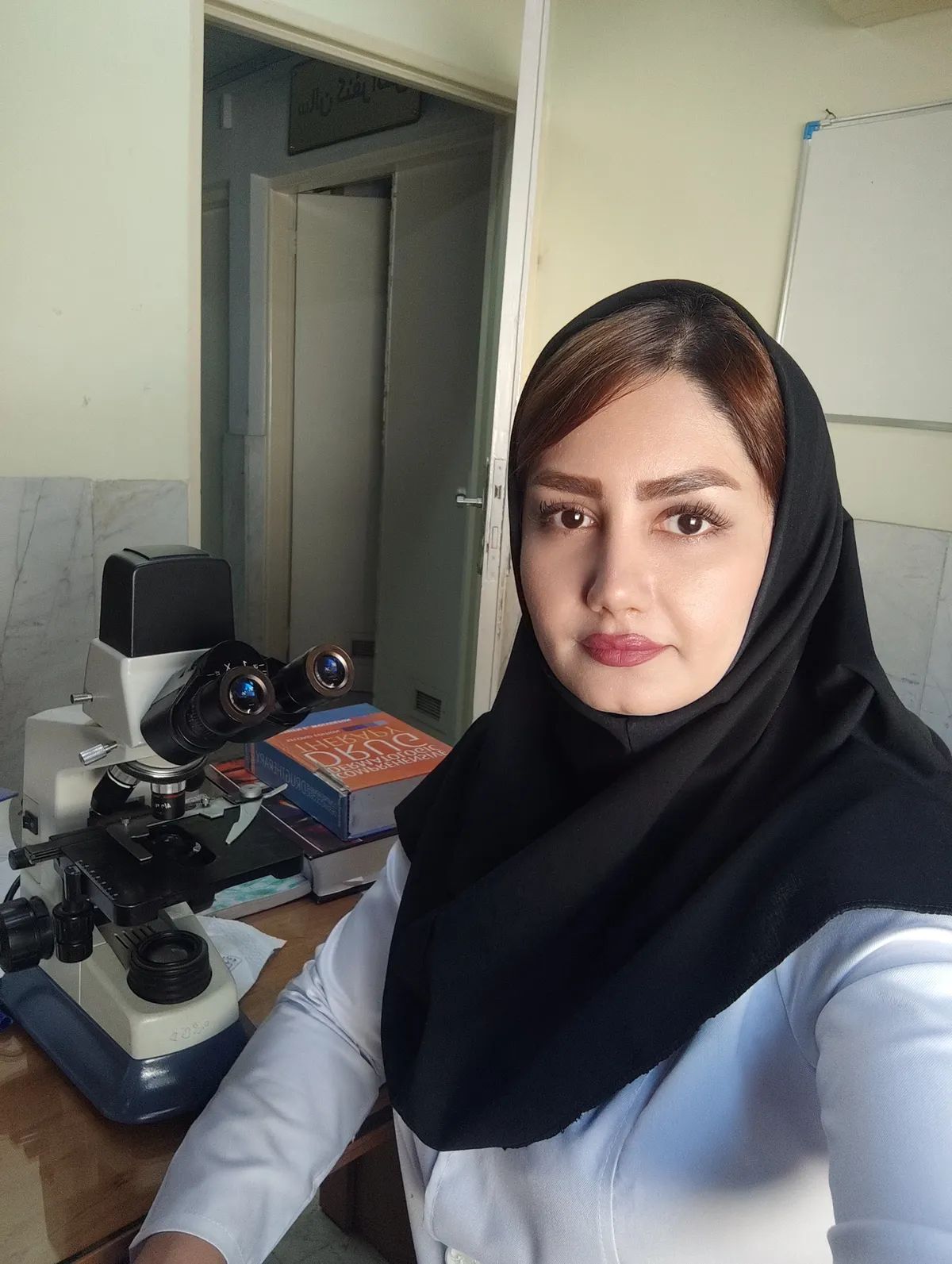 فائزه زنگنه دانشجوی تخصص بیماریهای پوست
