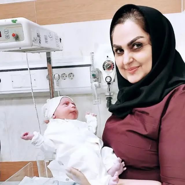 فریناز پورسینا کارشناسی مامایی | معاینه زنان | پاپ اسمیر | تست و درمانHPV | مشاوره ازدواج | مشکلات دوران بلوغ | مشاوره و مراقبت بارداری | زایمان فیزیولوژیک | کلاس آمادگی زایمان | تعیین جنسیت | گذاشتن IUD | معاینه سینه | معاینه بکارت | زیبای