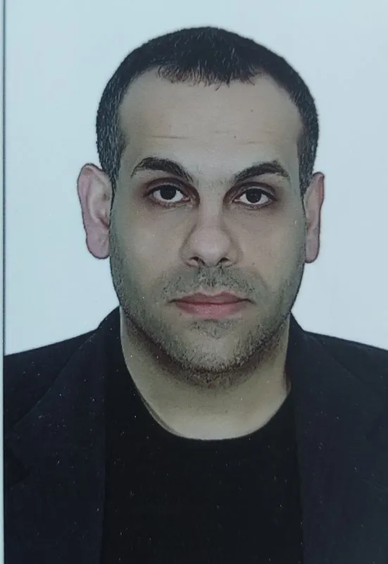 حسین جلیل زادگان روانشناس بالینی  ؛ درمانگر فردی, کودک ,خانواده , اختلالات روانی ، افسردگی ، اضطراب،ptsd, با سال‌ها تجربه در ارائه خدمات مشاوره و درمان، متخصص در زمینه مدیریت استرس، اضطراب، افسردگی و بهبود روابط بین‌فردی. با رویکردی علمی و هم