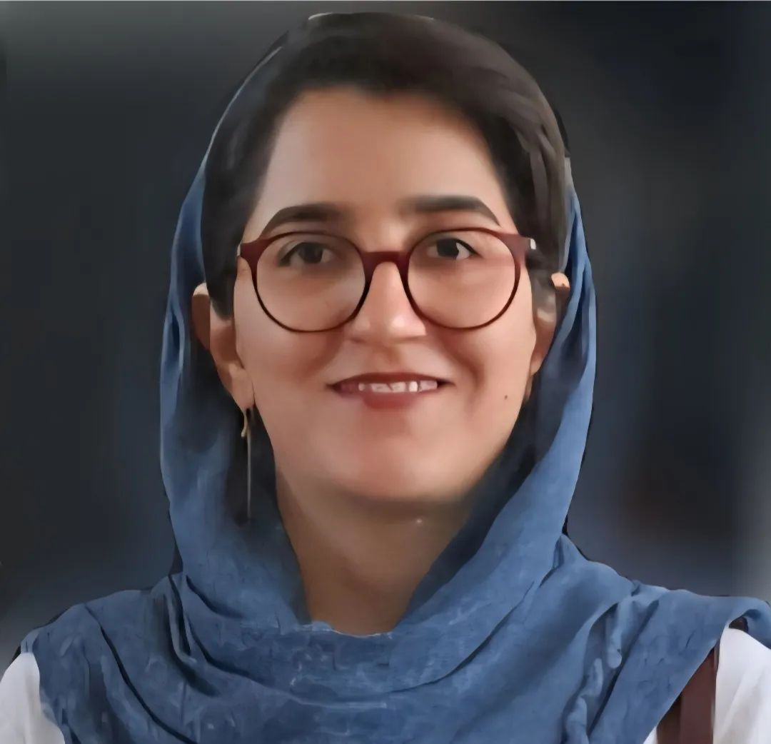 مریم عابدینی پاریزی متخصص پرتودرمانی