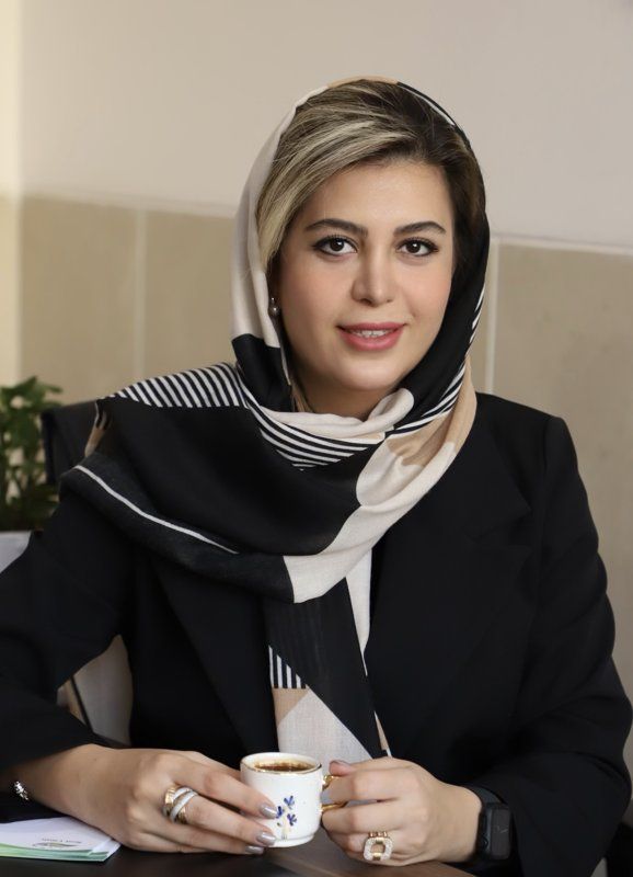 دکتر هاله دلاورى