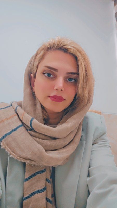 دکتر نیلوفر معلم